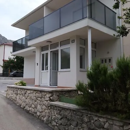 New Spacious With Big Courtyard